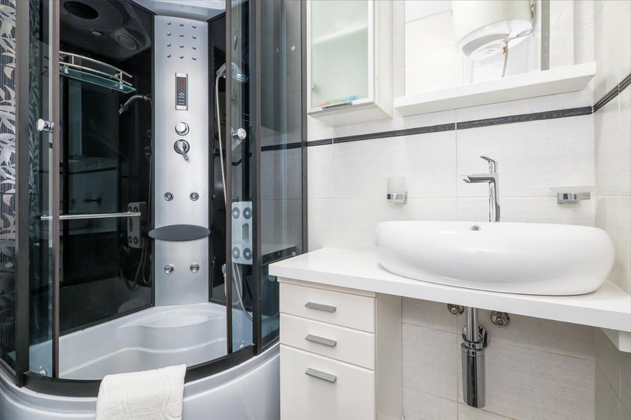 3-Bedroom Sea View Apartment - Balcony, Elevator - Spinut, Split Luaran gambar