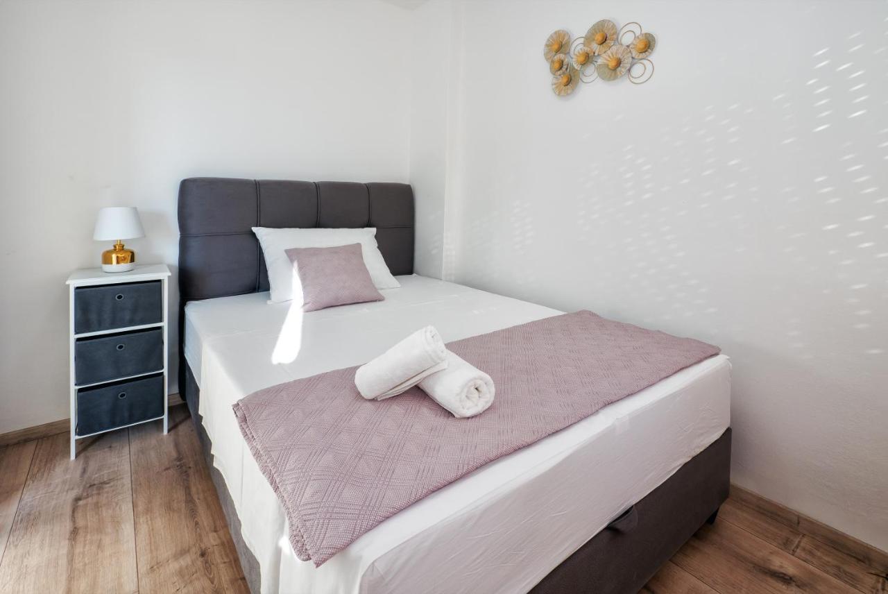 3-Bedroom Sea View Apartment - Balcony, Elevator - Spinut, Split Luaran gambar