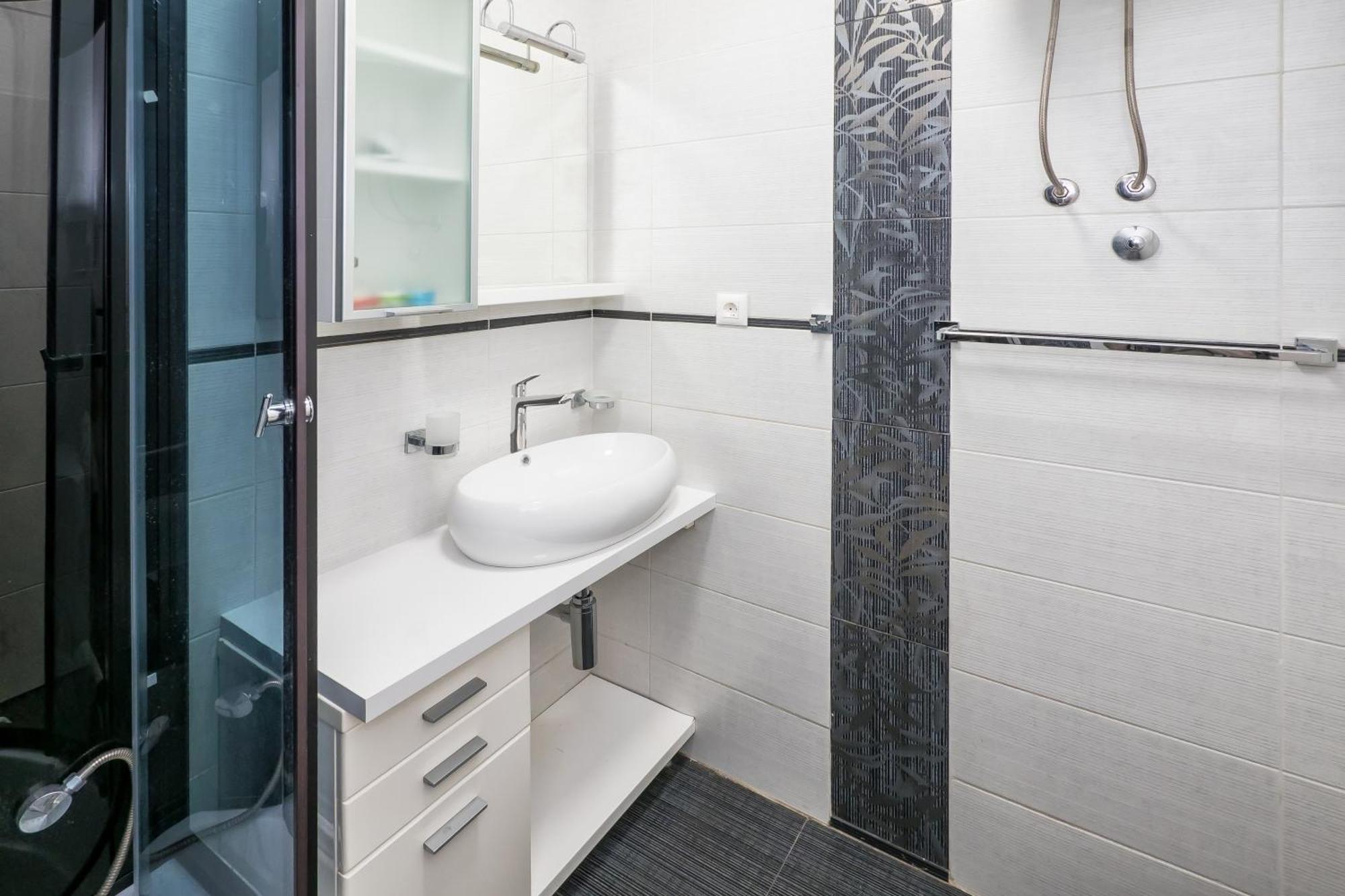 3-Bedroom Sea View Apartment - Balcony, Elevator - Spinut, Split Luaran gambar
